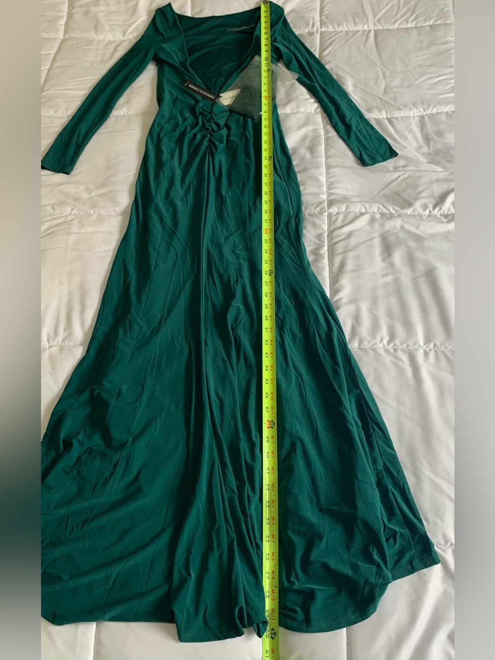 New with tags LE CHATEAU dress size S - Picture 2 of 8
